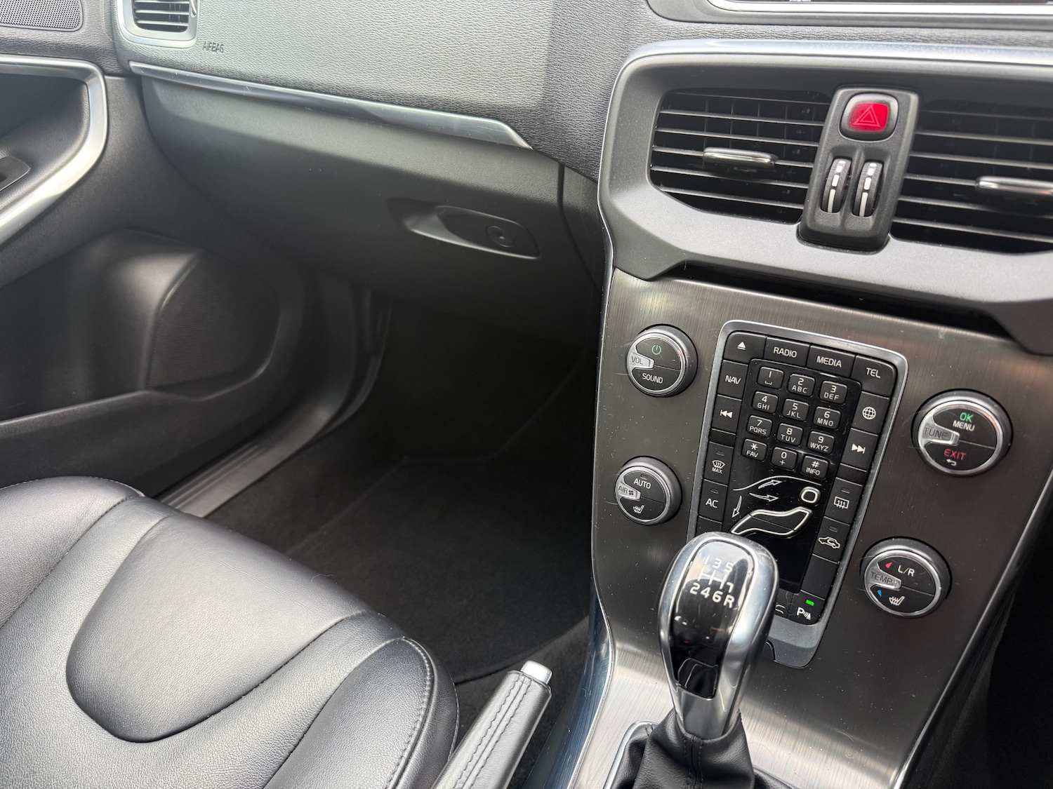 Used Volvo V40 2014 for sale - 76316703: Photo 15