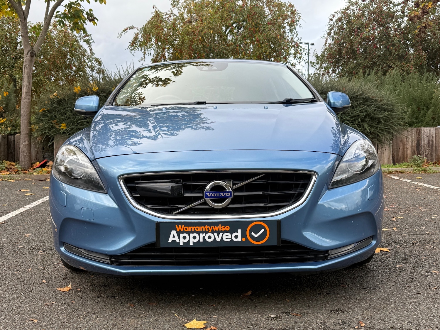 Used Volvo V40 2014 for sale - 76316703: Photo 2