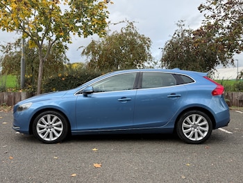 Used Volvo V40 2014 for sale - 76316703: Photo