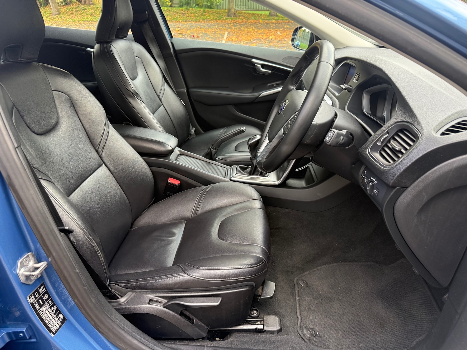 Used Volvo V40 2014 for sale - 76316703: Photo 9