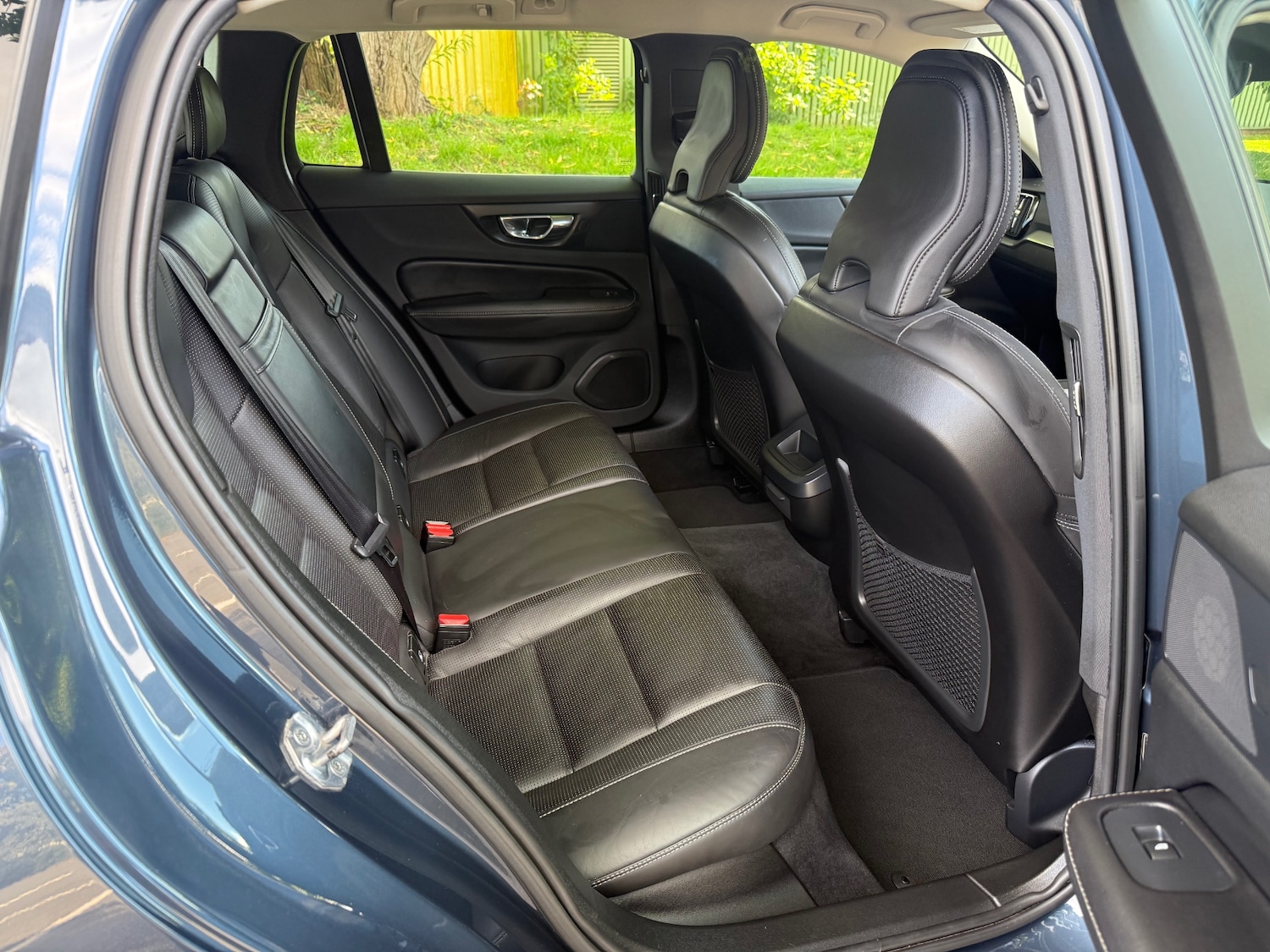 Used Volvo V60 2019 for sale - 76065699: Photo 10