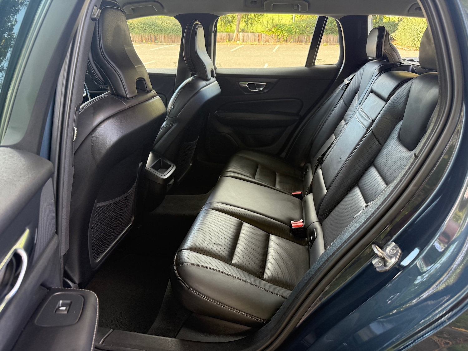 Used Volvo V60 2019 for sale - 76065699: Photo 11