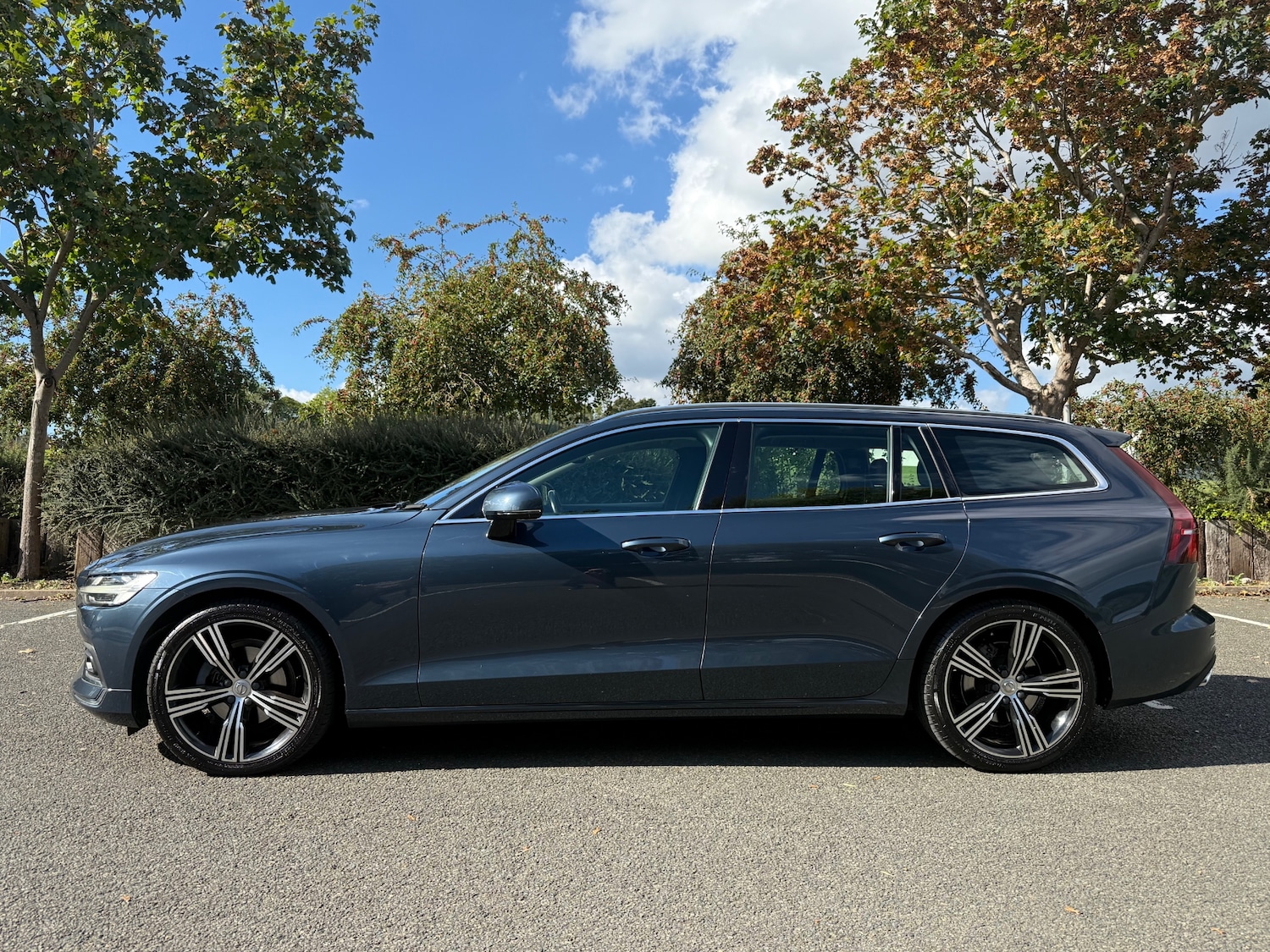 Used Volvo V60 2019 for sale - 76065699: Photo 4