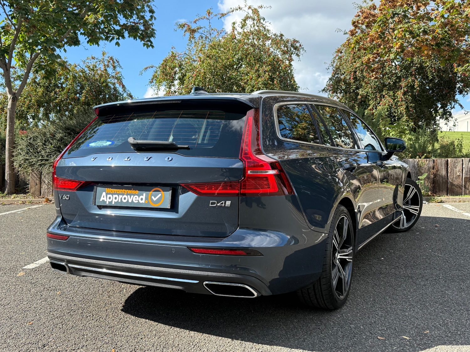 Used Volvo V60 2019 for sale - 76065699: Photo 8