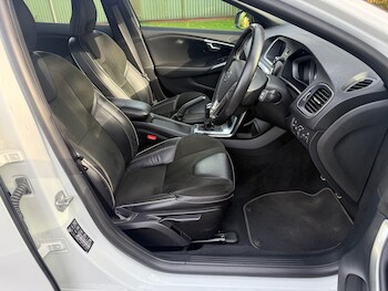 Used Volvo V40 2016 for sale - 75959758: Photo