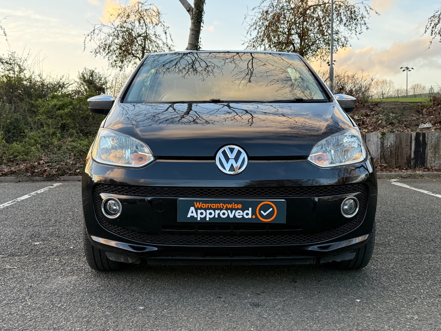 Used Volkswagen up! 2013 for sale - 77881418: Photo 2