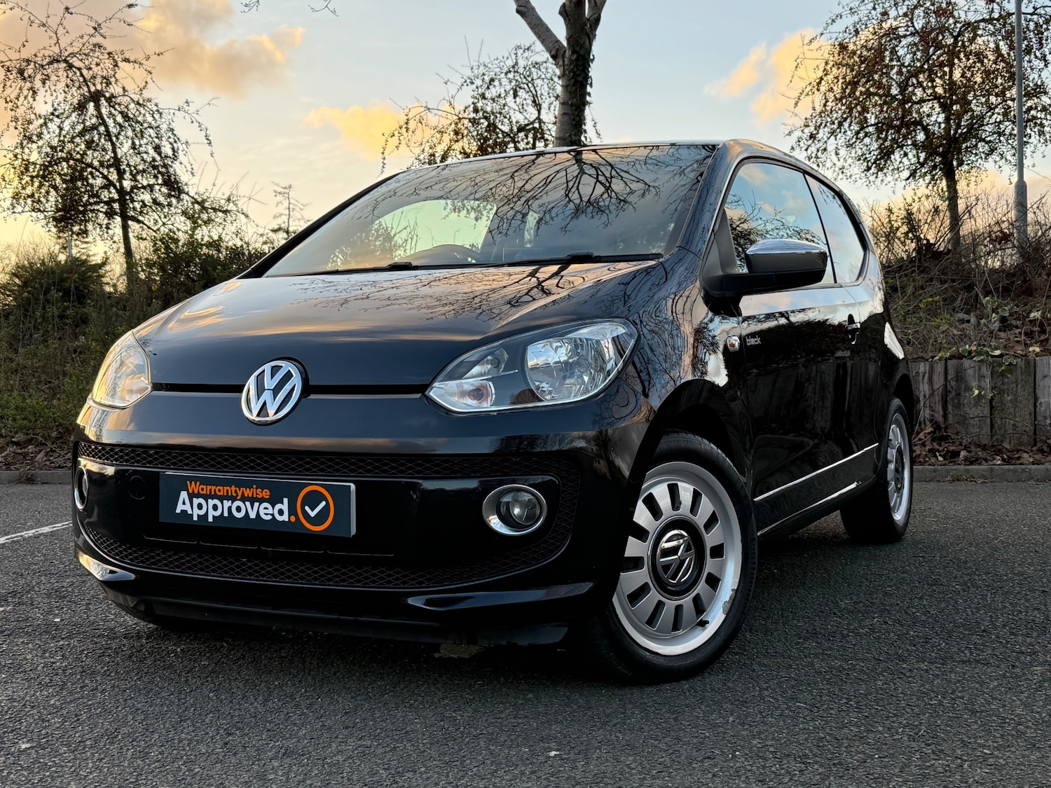 Used Volkswagen up! 2013 for sale - 77881418: Photo 3