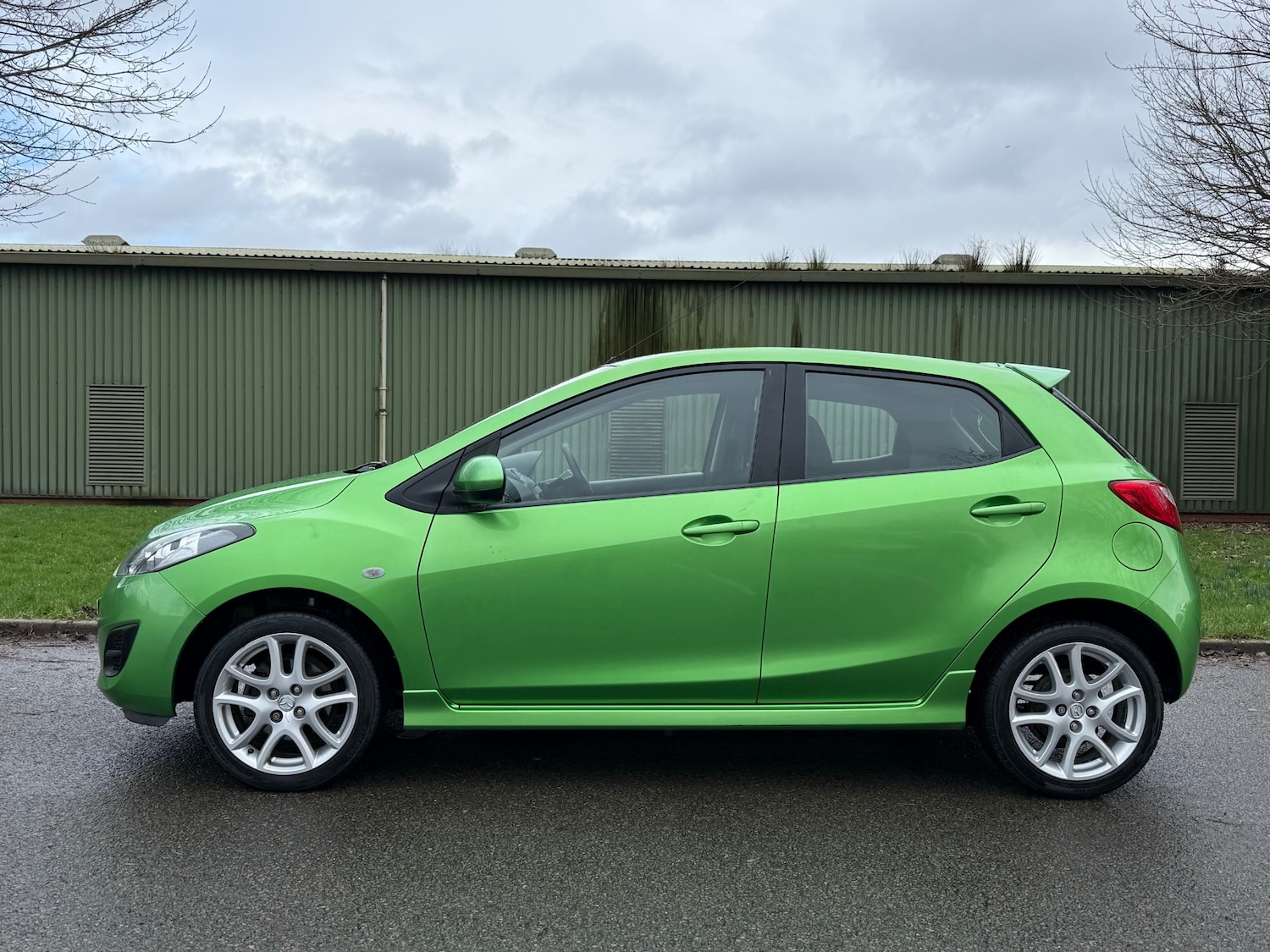 Used Mazda Mazda2 2012 for sale - 77570588: Photo 2