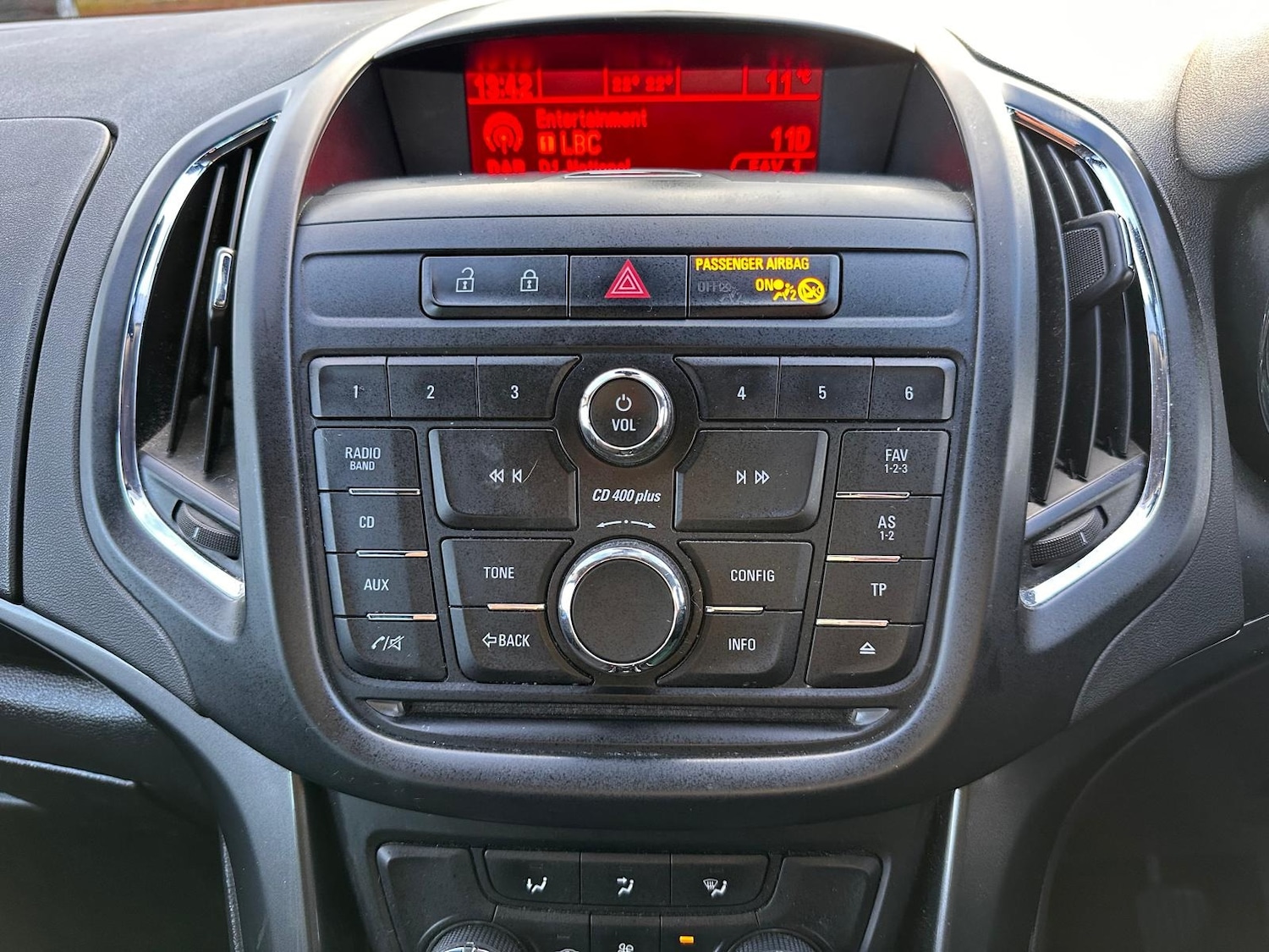 Used Vauxhall Zafira 2015 for sale - 77085130: Photo 27