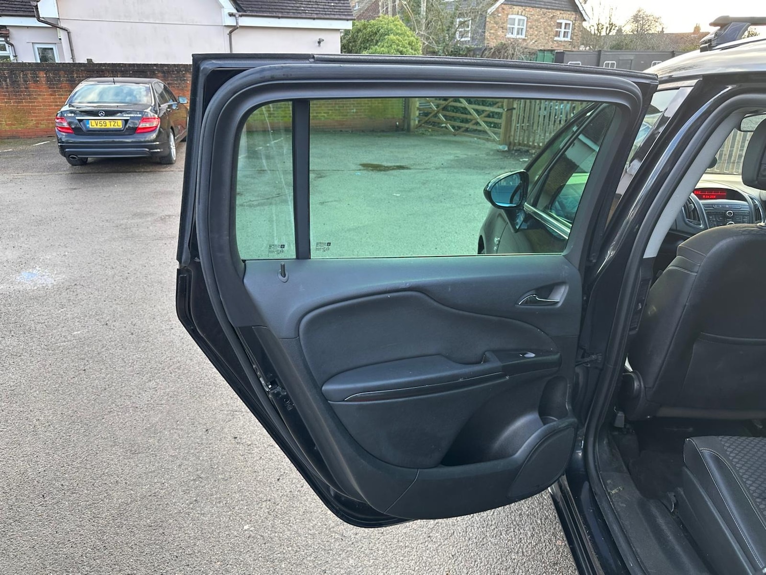 Used Vauxhall Zafira 2015 for sale - 77085130: Photo 30