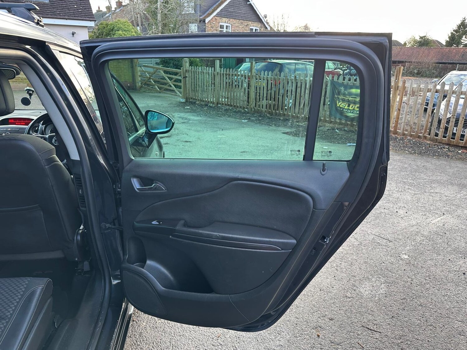 Used Vauxhall Zafira 2015 for sale - 77085130: Photo 32