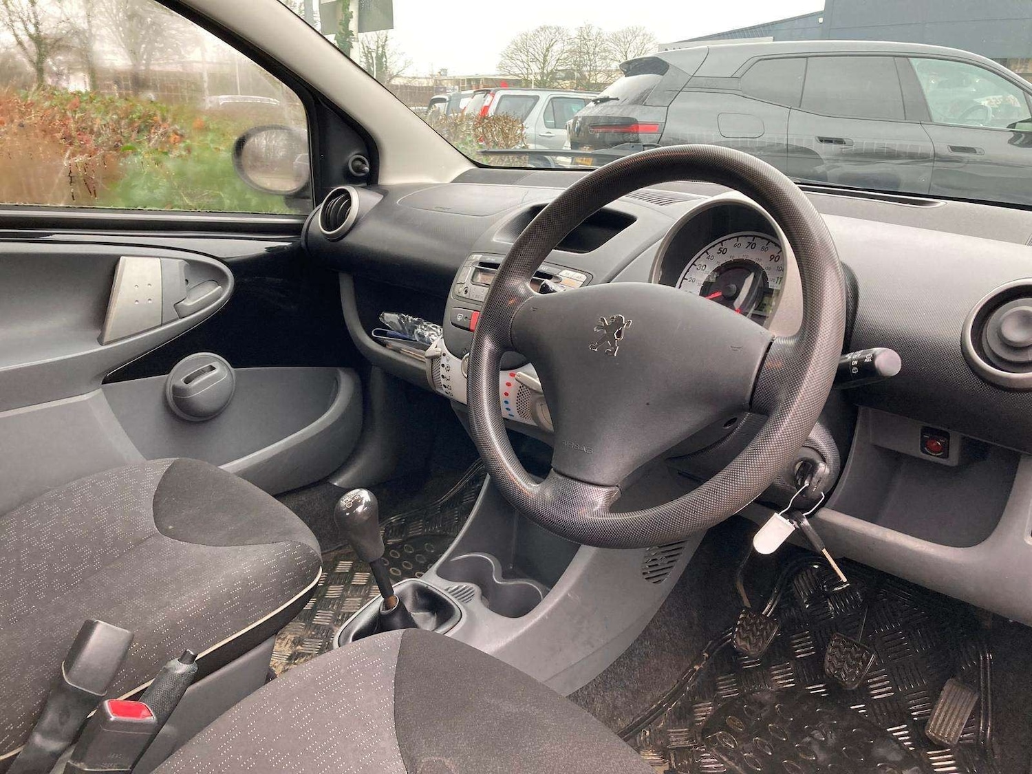 Used Peugeot 107 2011 for sale - 77293700: Photo 5