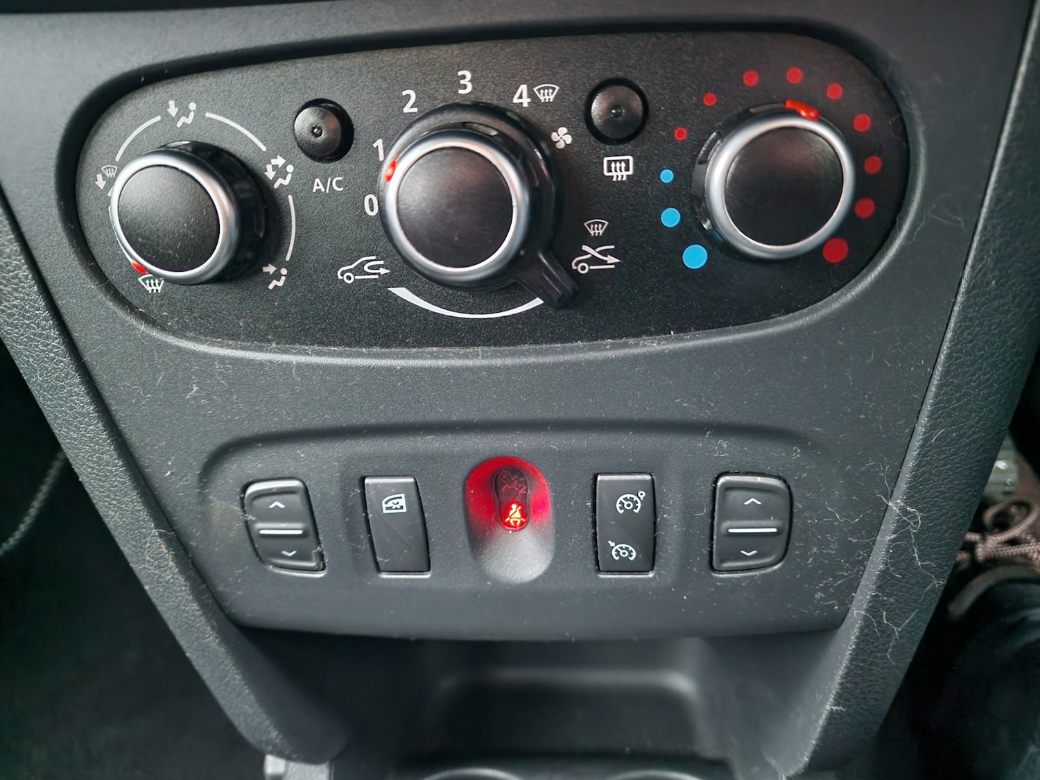 Used Dacia Sandero Stepway 2018 for sale - 77420268: Photo 24