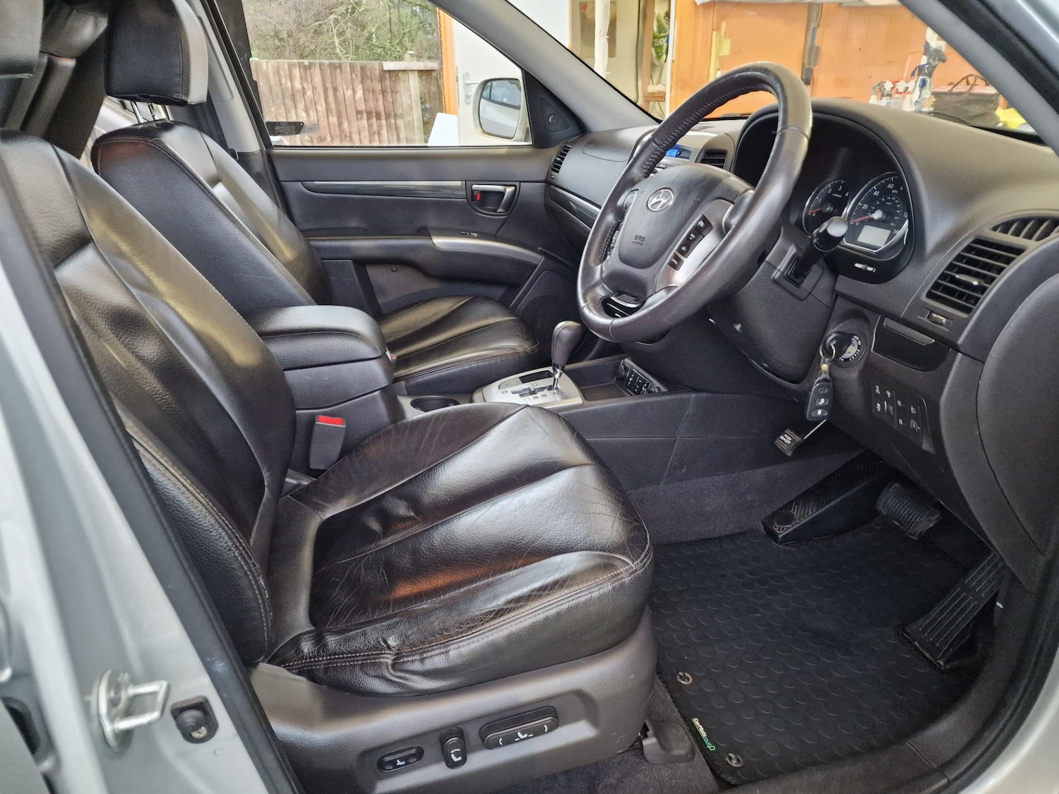 Used Hyundai Santa Fe 2010 for sale - 77531915: Photo 14