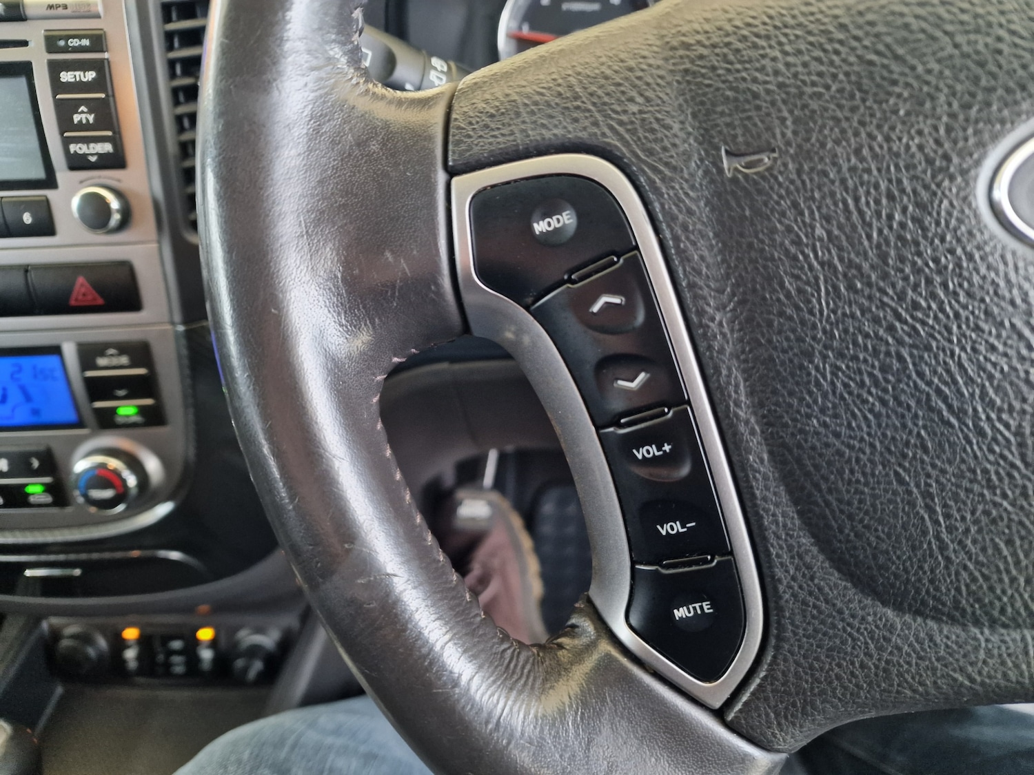 Used Hyundai Santa Fe 2010 for sale - 77531915: Photo 25