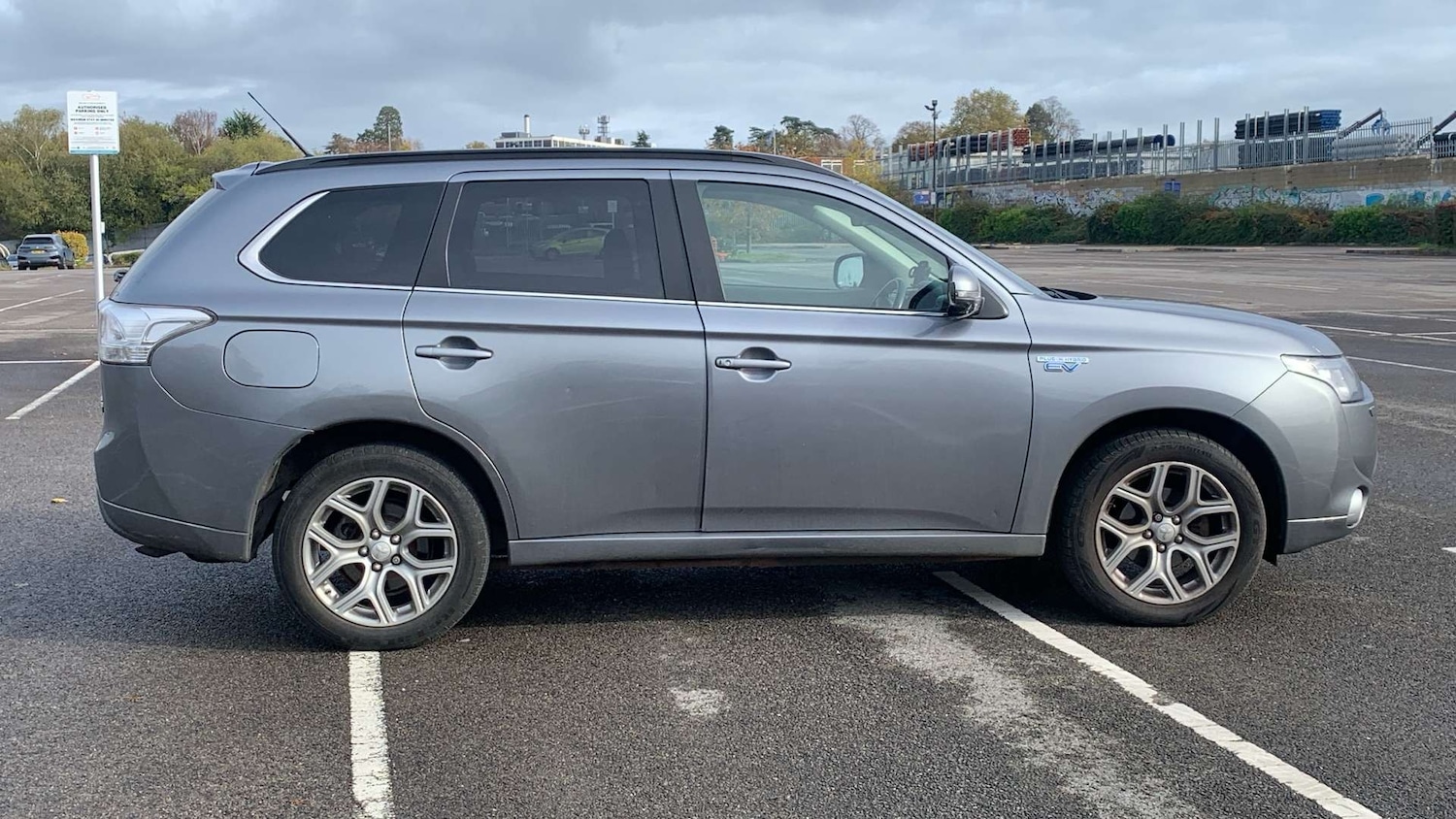 Used Mitsubishi Outlander 2015 for sale - 76531110: Photo 3