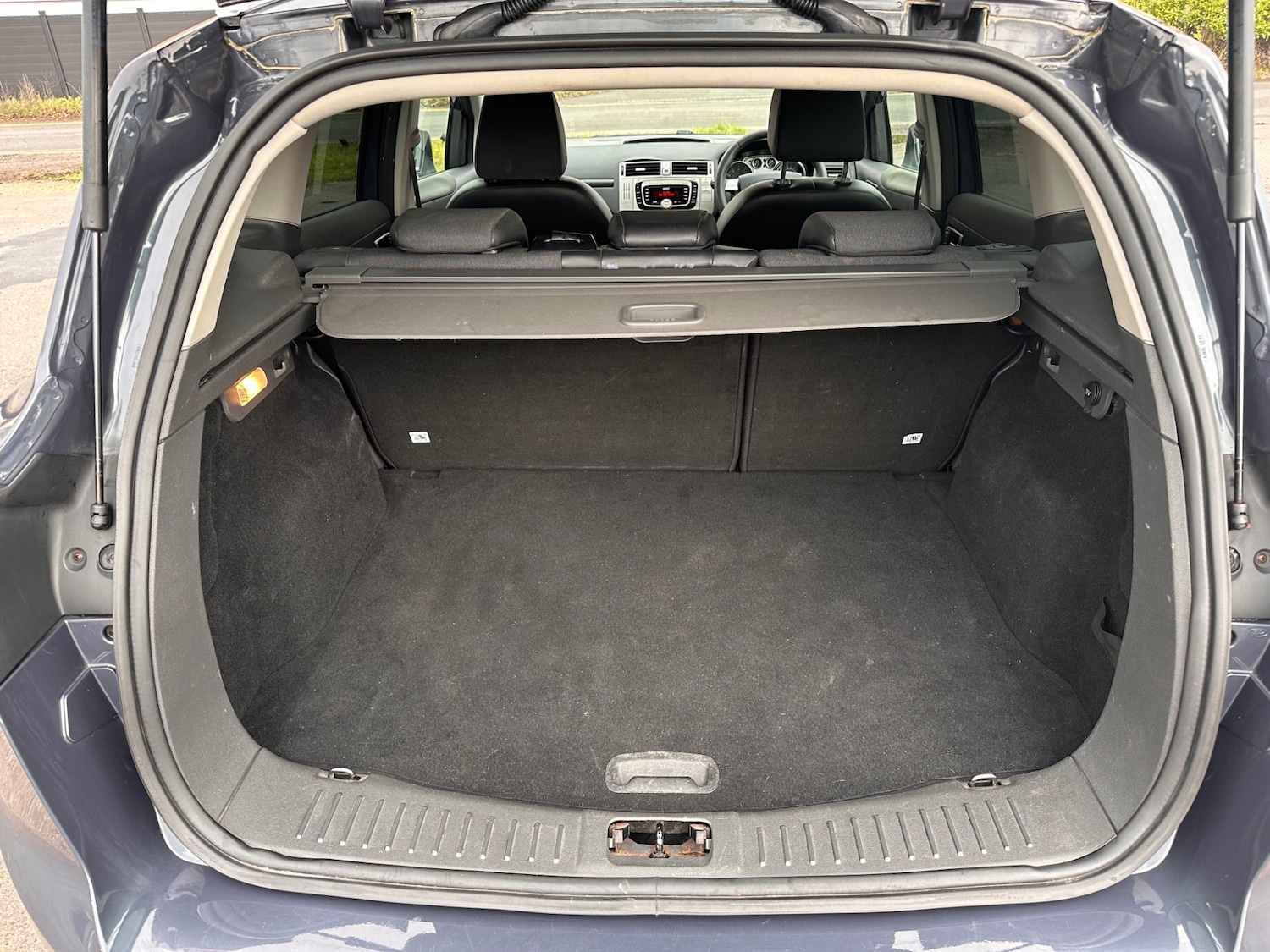 Used Ford Kuga 2011 for sale - 77270615: Photo 12