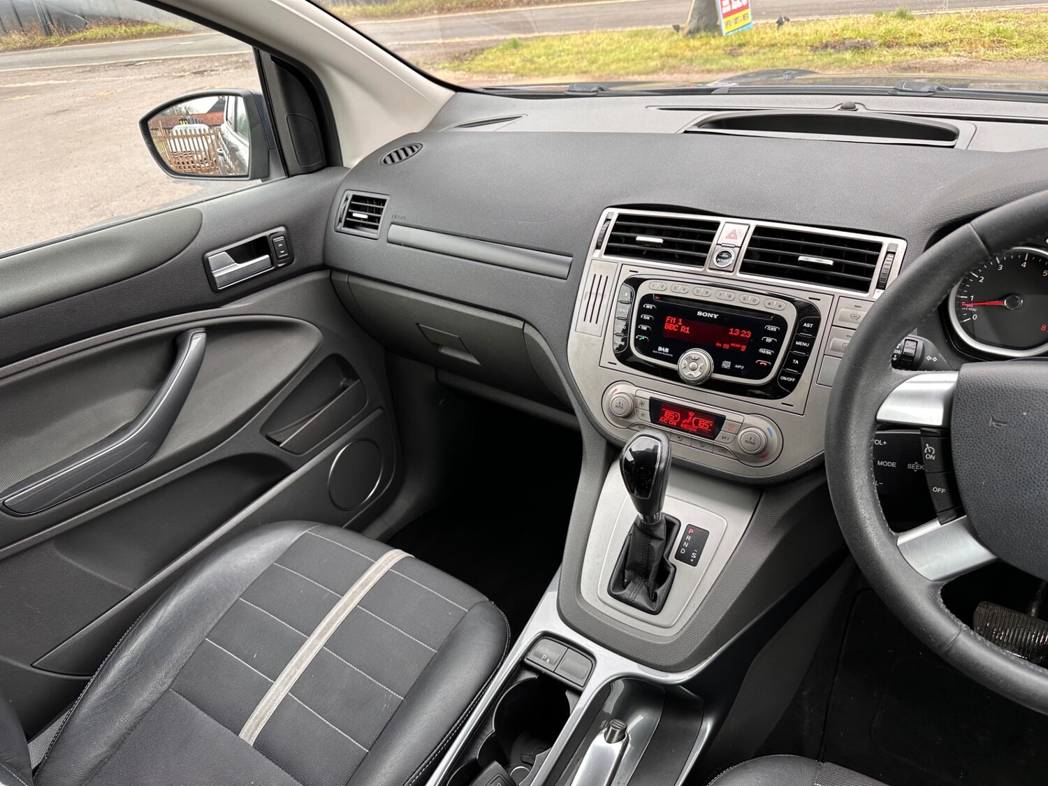 Used Ford Kuga 2011 for sale - 77270615: Photo 31