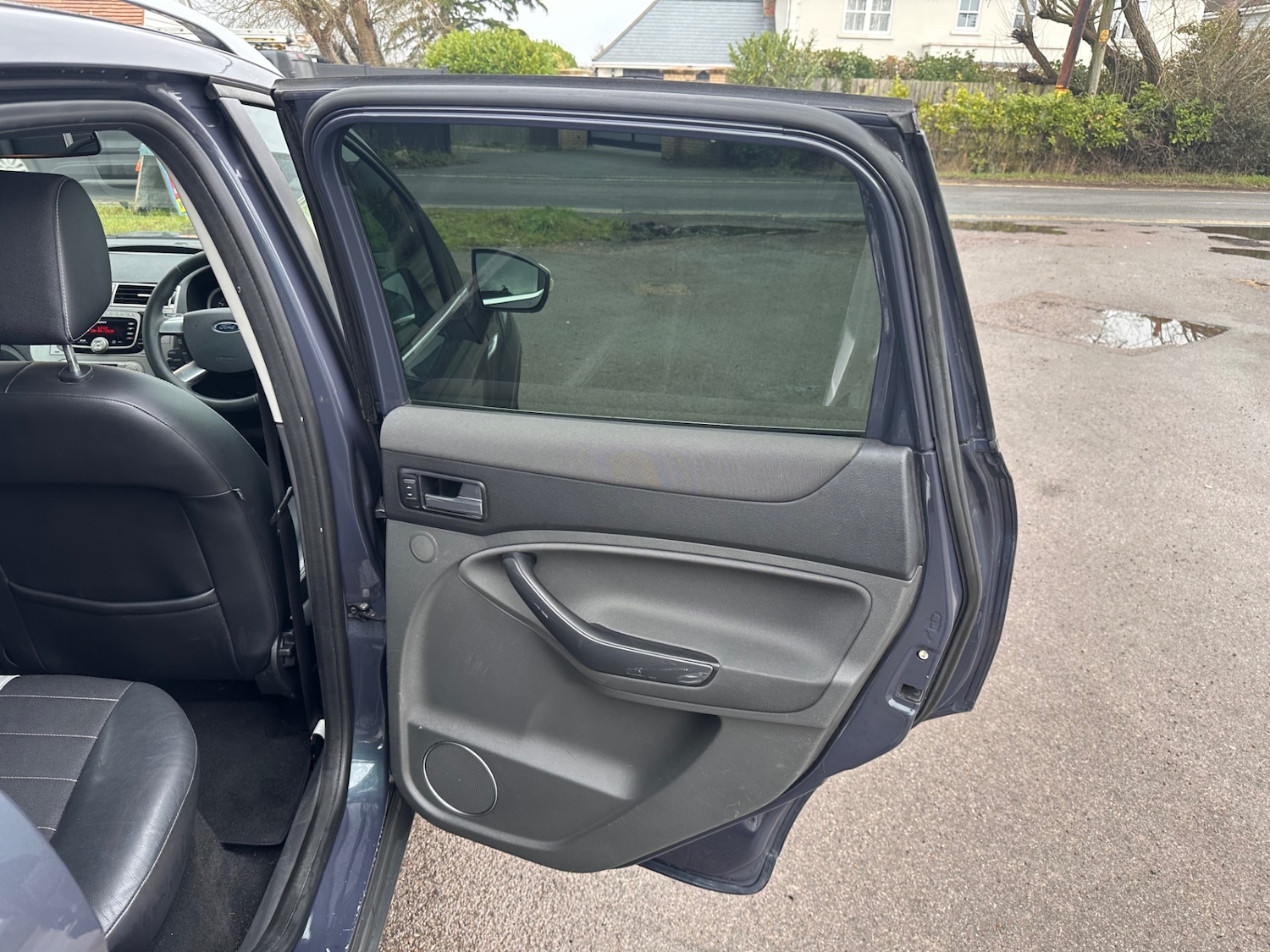 Used Ford Kuga 2011 for sale - 77270615: Photo 35