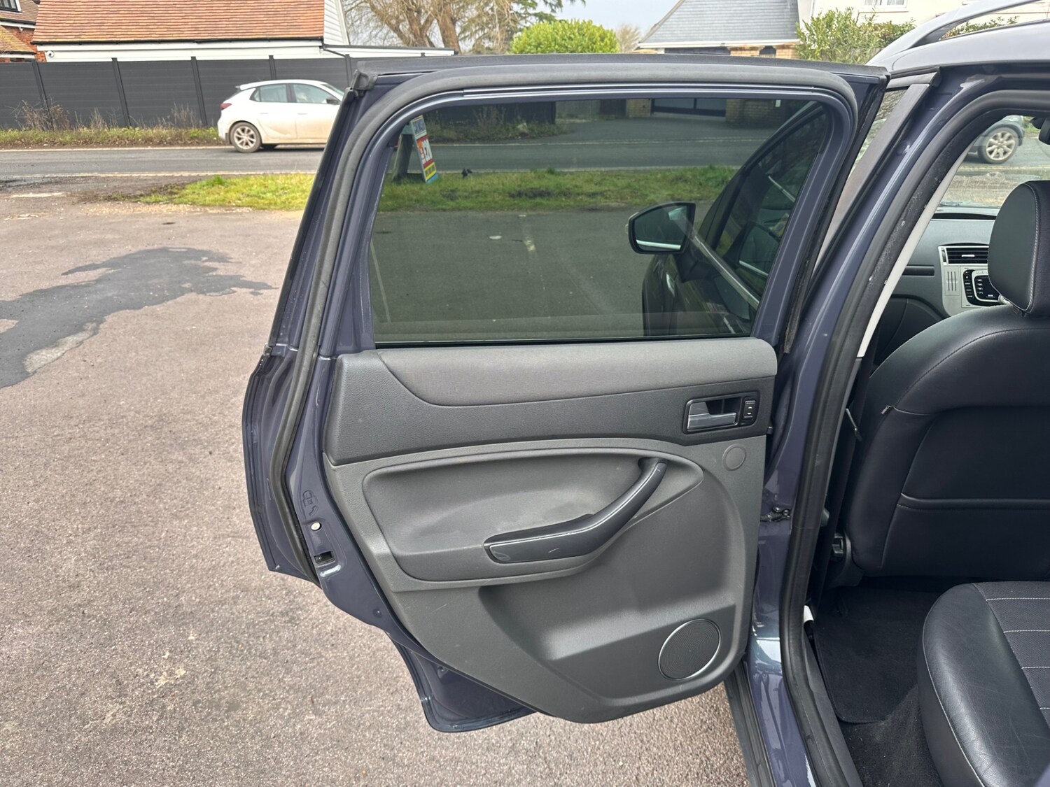 Used Ford Kuga 2011 for sale - 77270615: Photo 36