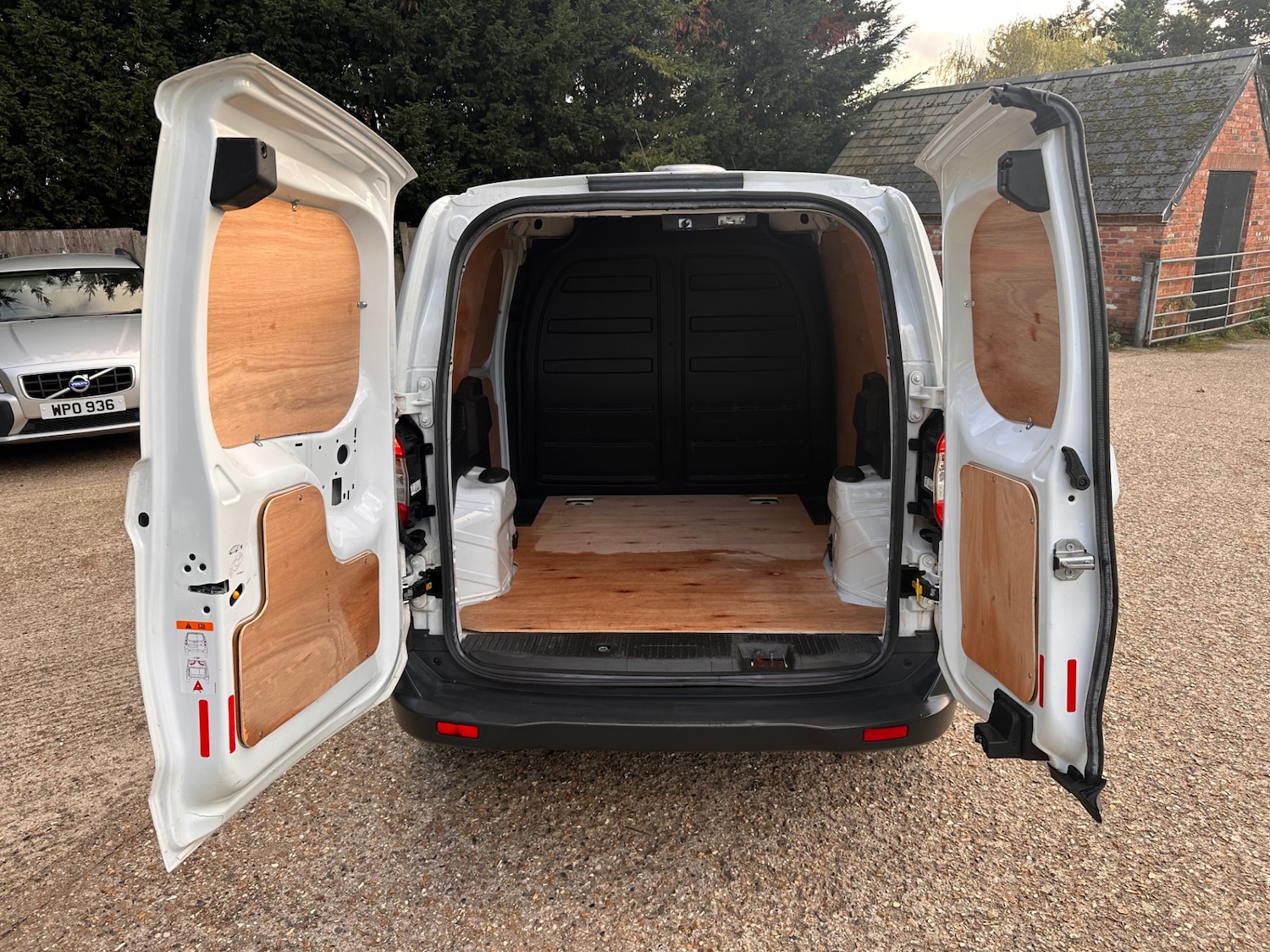 Used Ford Transit Courier 2018 for sale - 75982101: Photo 11