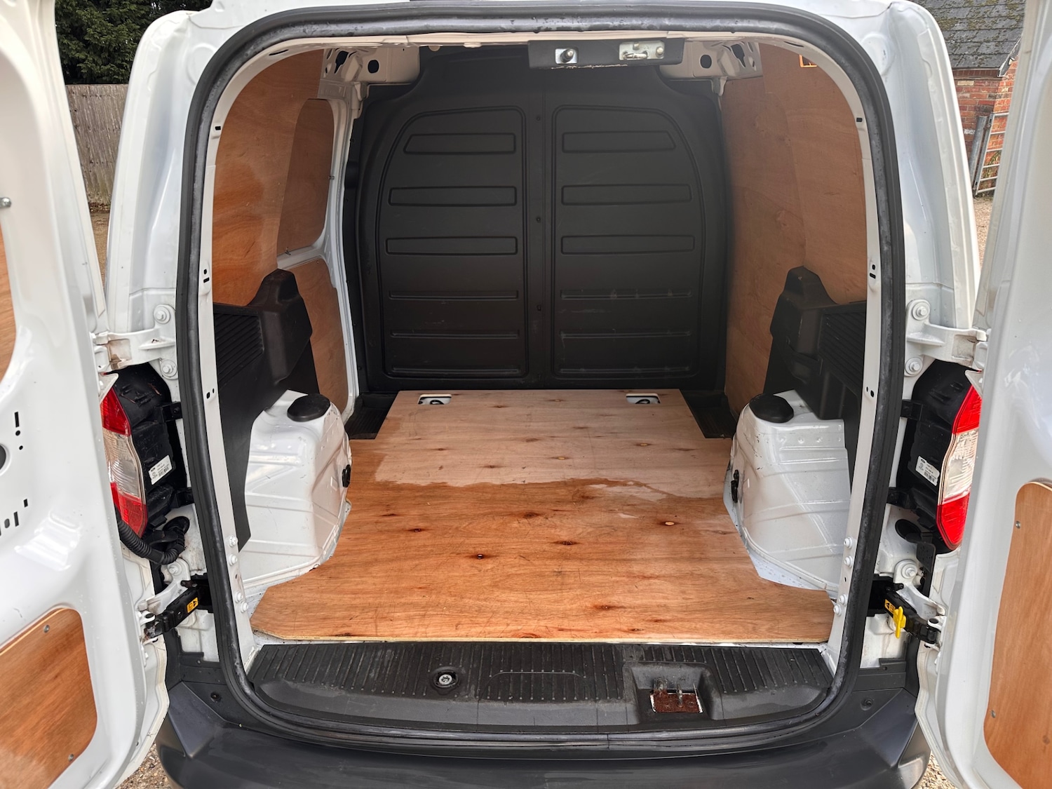 Used Ford Transit Courier 2018 for sale - 75982101: Photo 12