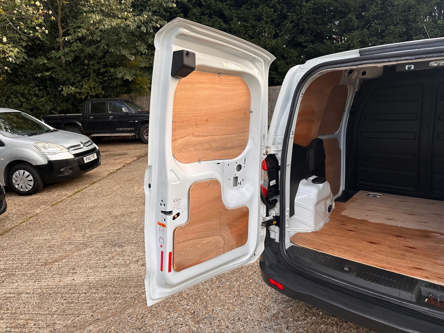 Used Ford Transit Courier 2018 for sale - 75982101: Photo 13