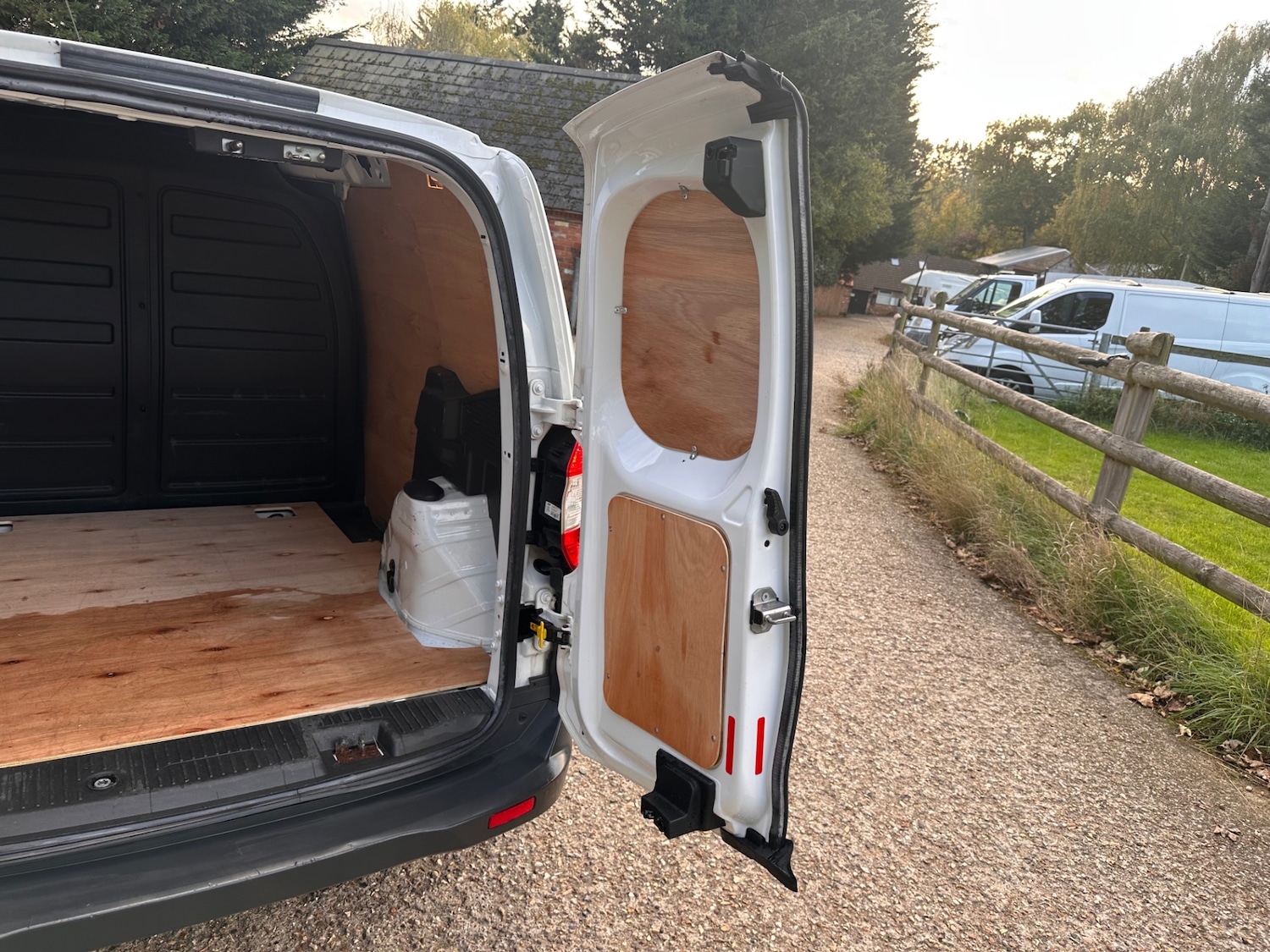 Used Ford Transit Courier 2018 for sale - 75982101: Photo 14