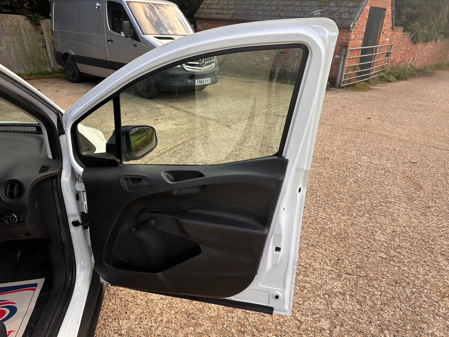 Used Ford Transit Courier 2018 for sale - 75982101: Photo 26