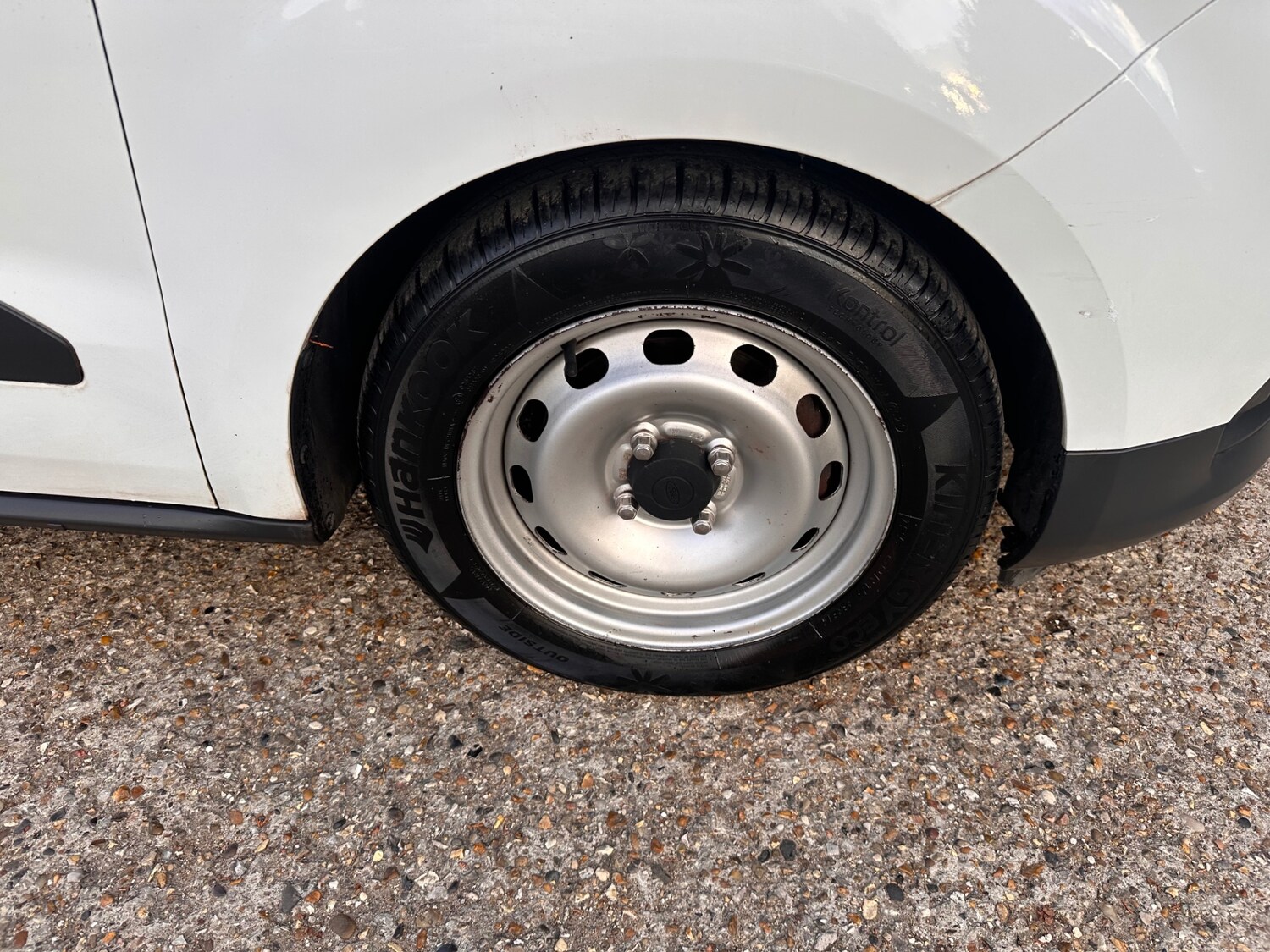 Used Ford Transit Courier 2018 for sale - 75982101: Photo 28