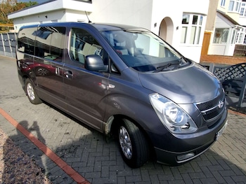 2011 (61) - 2.5 CRDi Style 8 SEATS LOW MILEAGE FSH NEW MOT 5-Door