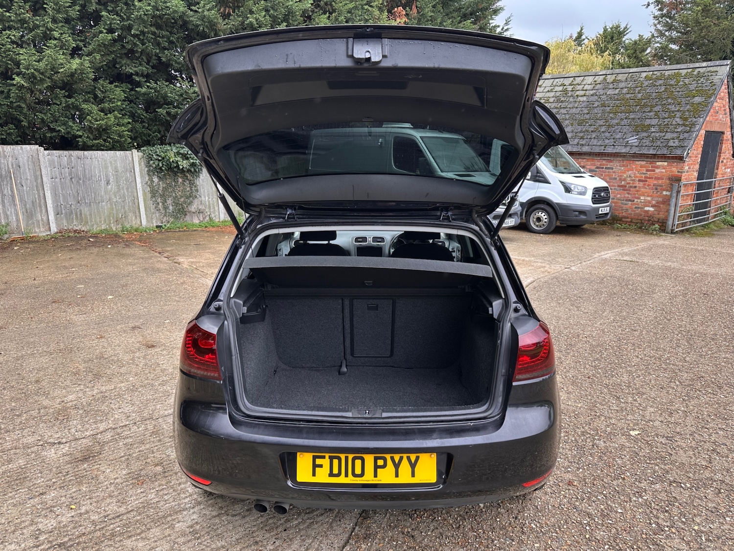 Used Volkswagen Golf 2010 for sale - 76316379: Photo 11