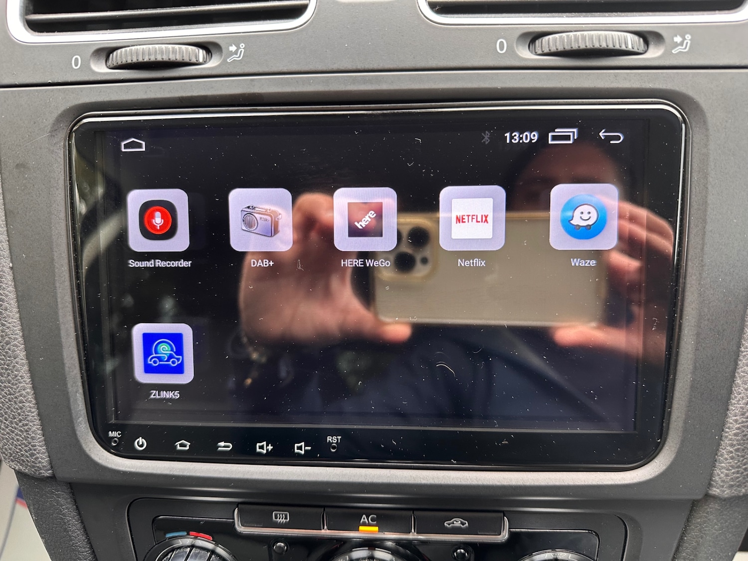 Used Volkswagen Golf 2010 for sale - 76316379: Photo 26