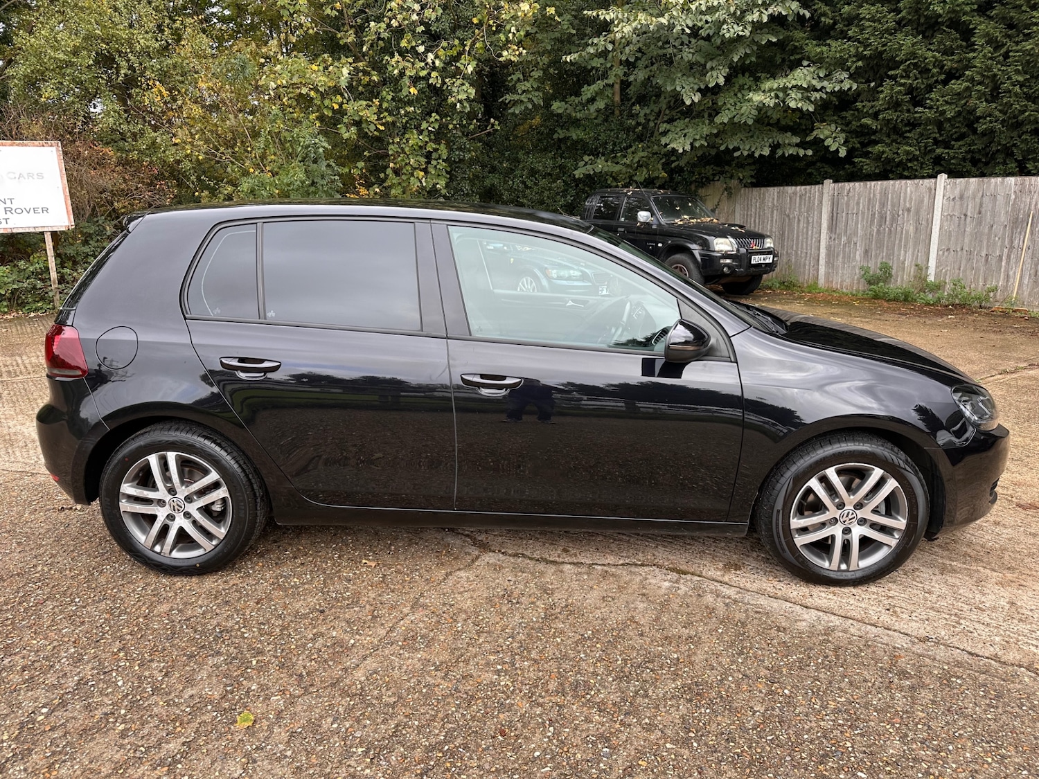 Used Volkswagen Golf 2010 for sale - 76316379: Photo 3
