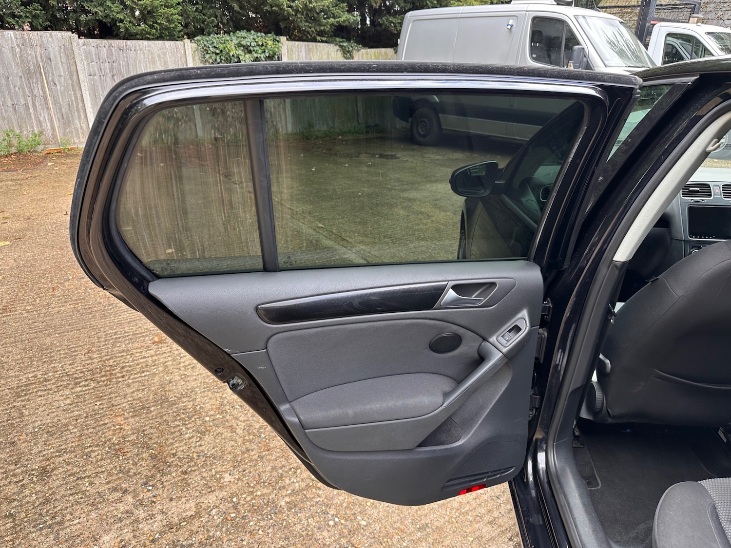 Used Volkswagen Golf 2010 for sale - 76316379: Photo 37