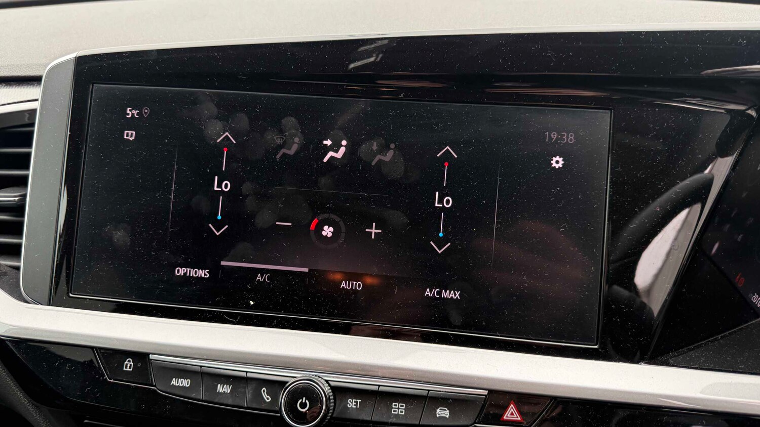 Used Vauxhall Grandland for sale - 77860515: Photo 17