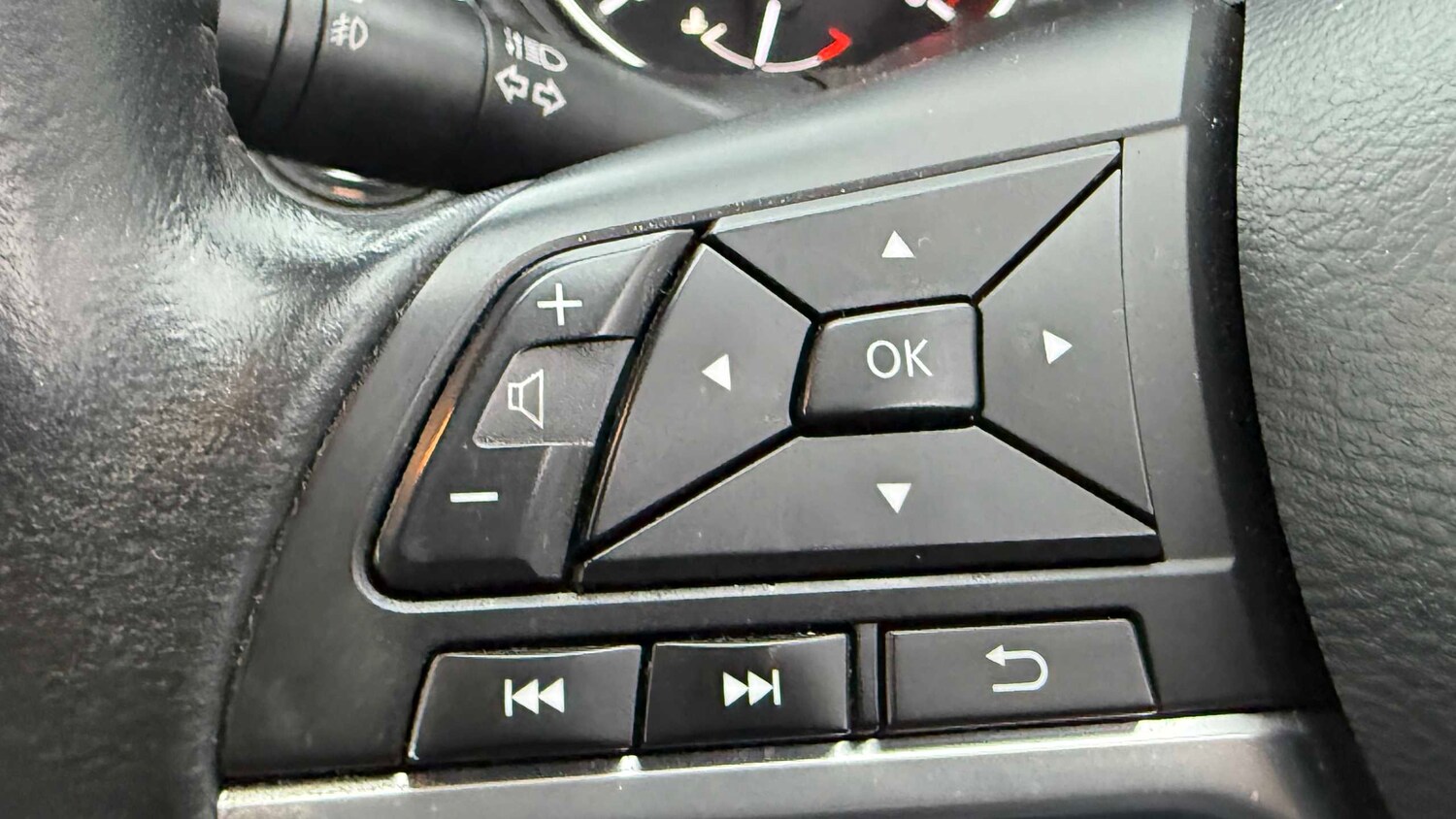 Used Nissan Qashqai for sale - 77860423: Photo 17