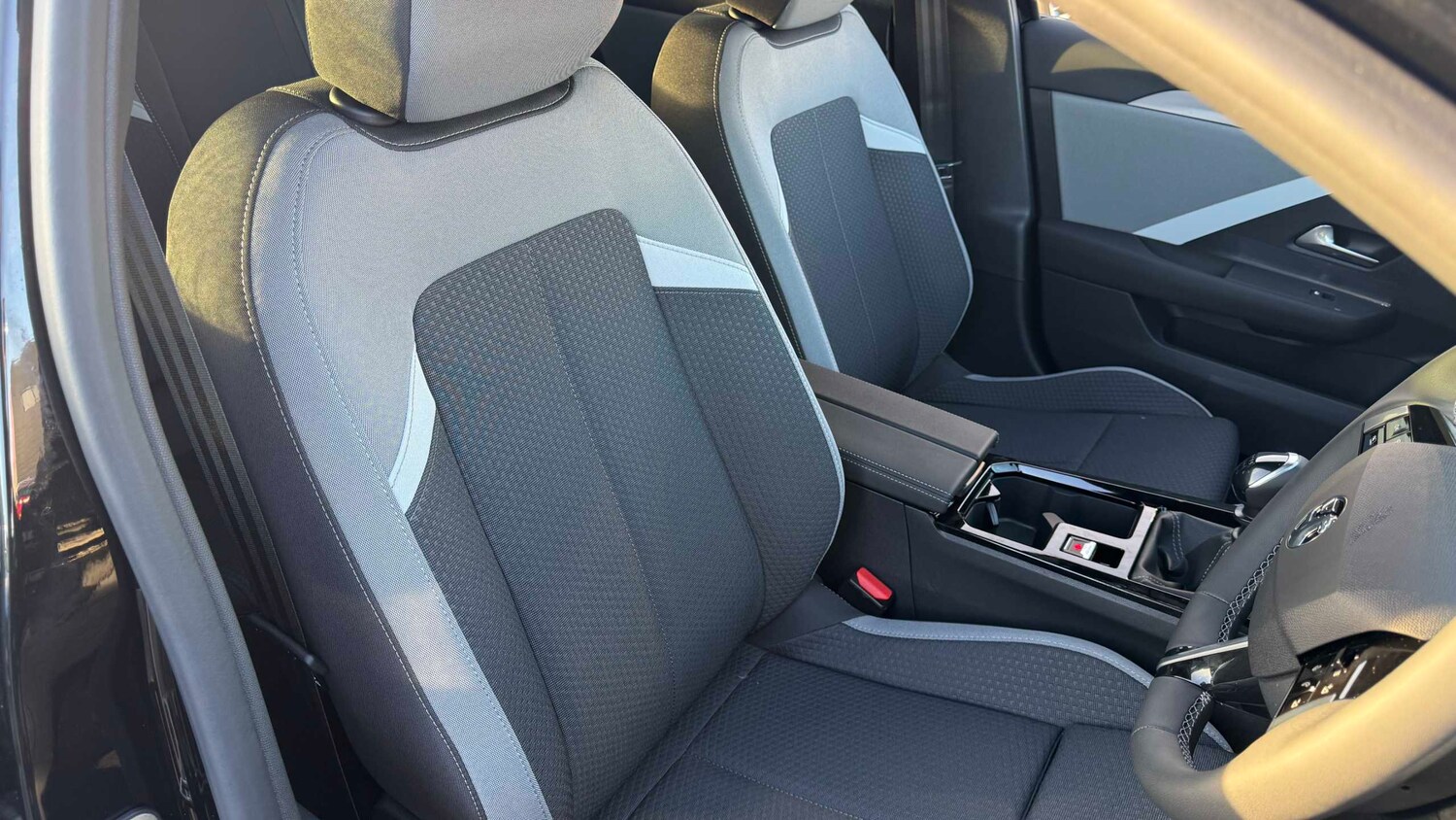 Used Vauxhall Astra for sale - 77859406: Photo 29