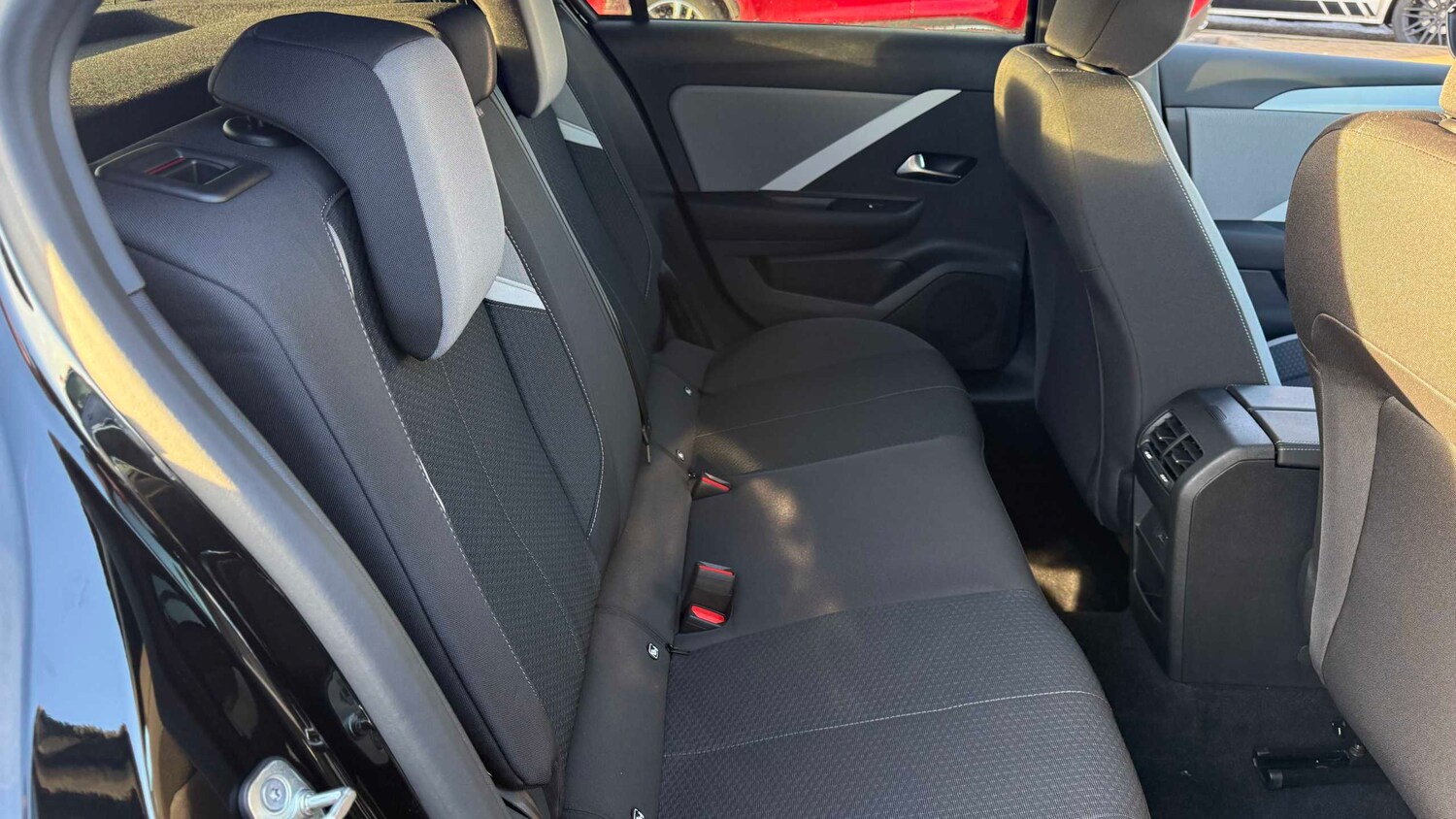 Used Vauxhall Astra for sale - 77859406: Photo 30