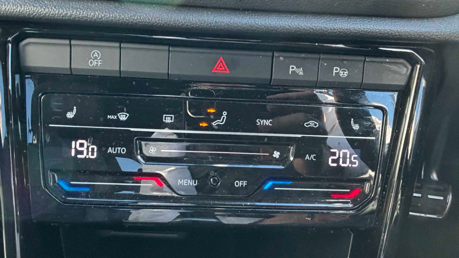 Used Volkswagen T-Roc 2023 for sale - 77943116: Photo 17