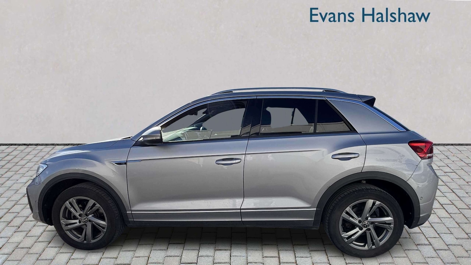 Used Volkswagen T-Roc 2023 for sale - 77943116: Photo 3