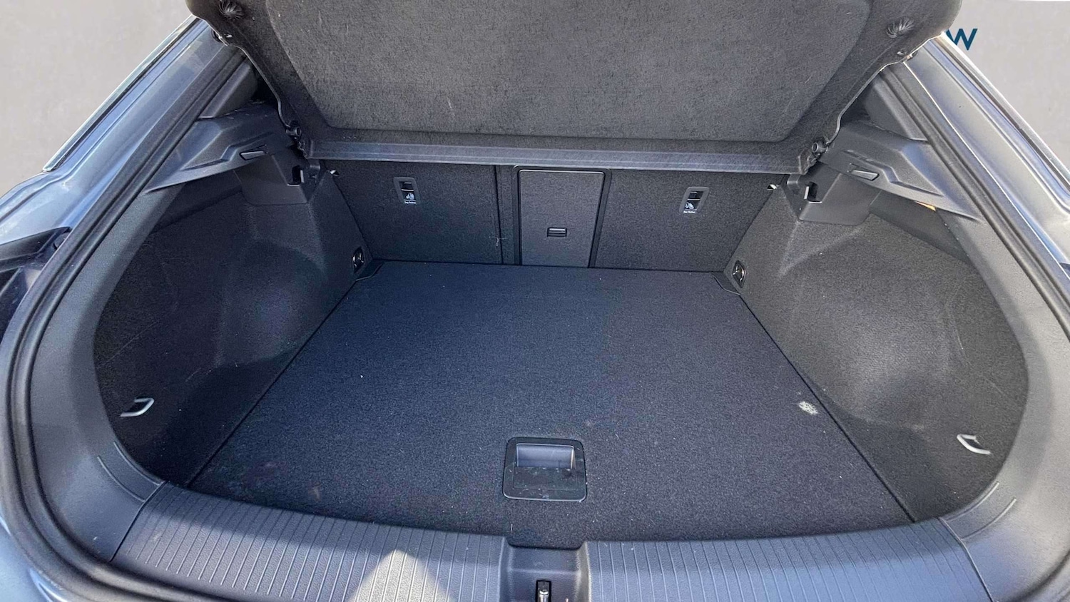 Used Volkswagen T-Roc 2023 for sale - 77943116: Photo 6