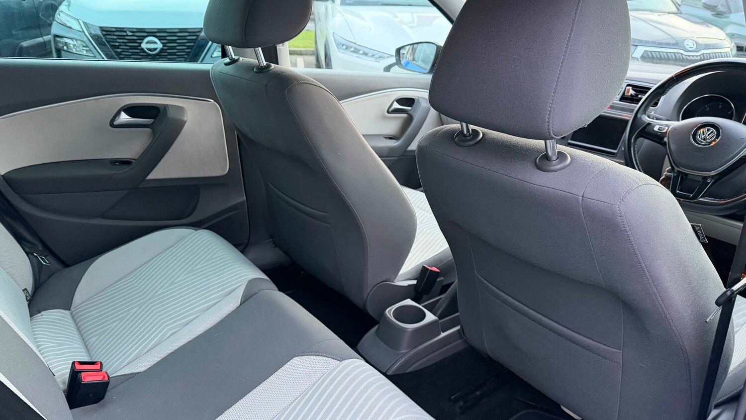 Used Volkswagen Polo 2015 for sale - 77857921: Photo 10