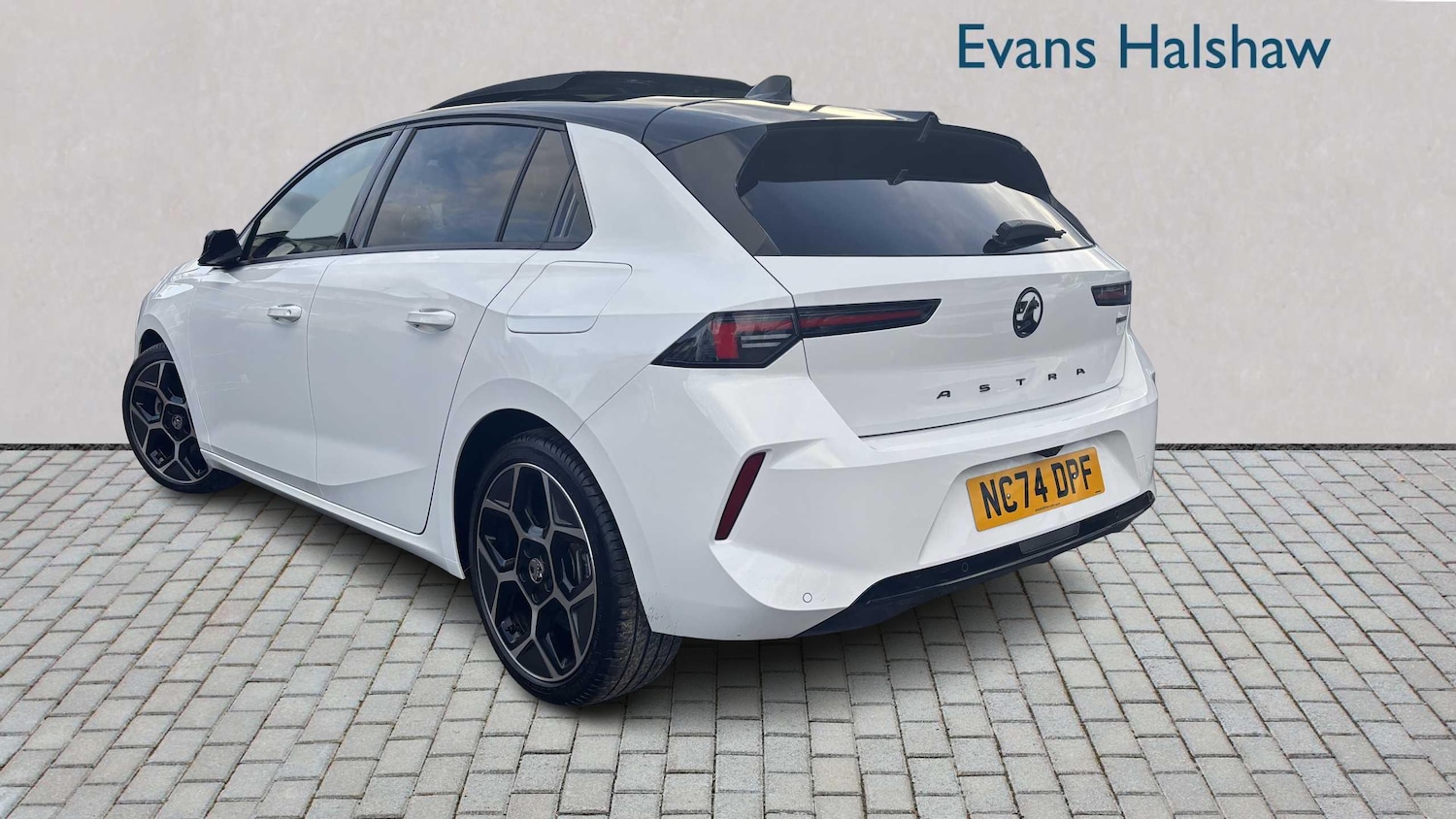 Used Vauxhall Astra for sale - 77862124: Photo 2