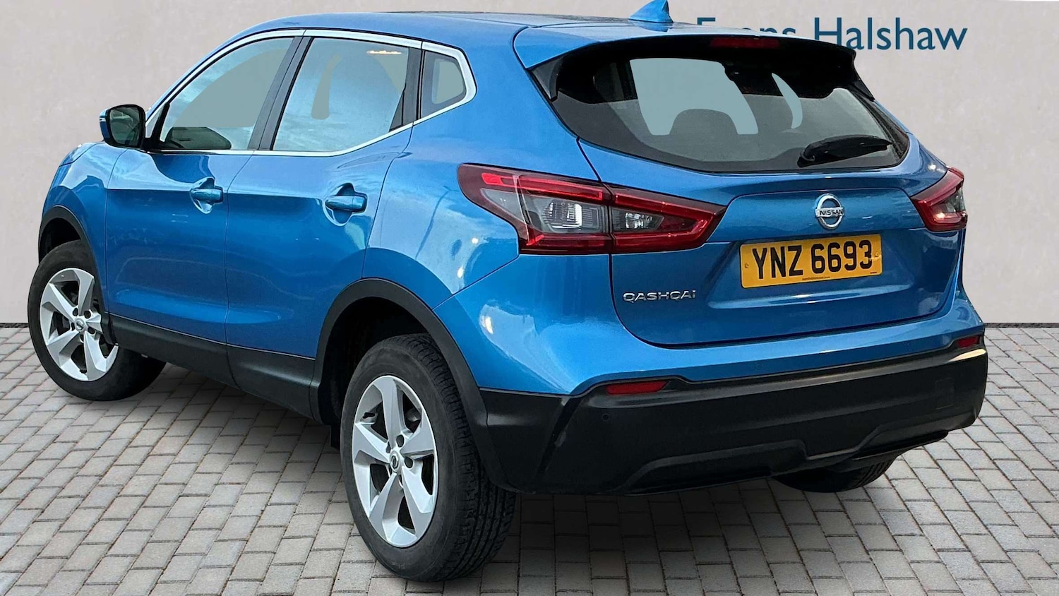 Used Nissan Qashqai for sale - 77860343: Photo 2