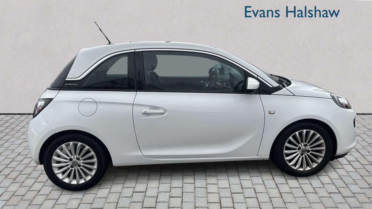 Used Vauxhall ADAM 2015 for sale - 78037719: Photo 3