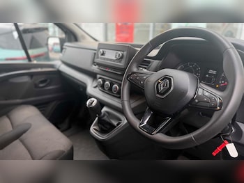 Used Renault Trafic 2023 for sale - 77943064: Photo