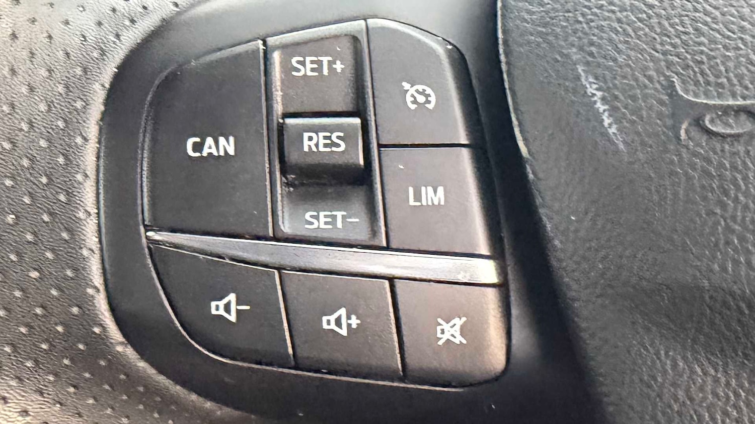 Used Ford Focus 2022 for sale - 78077144: Photo 19