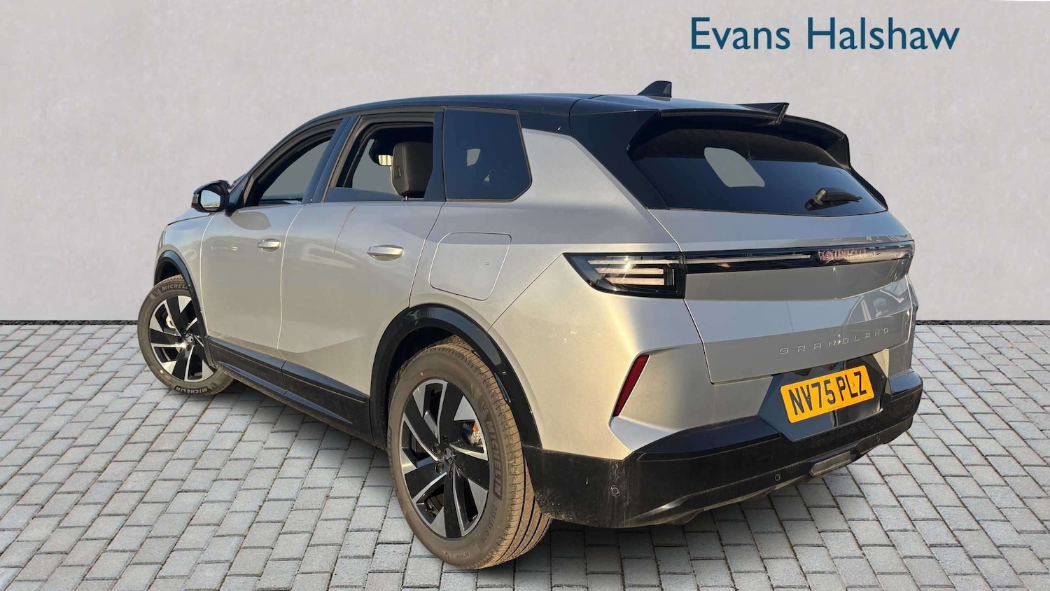 Used Vauxhall Grandland 2025 for sale - 77857565: Photo 2