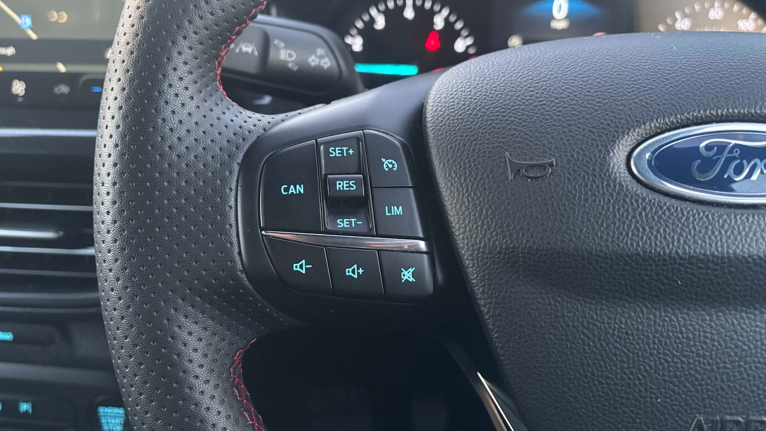 Used Ford Focus 2023 for sale - 77860836: Photo 14